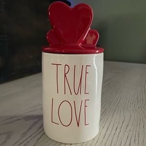 NWOT Rae Dunn Valentine’s Day True Love Candle Chocolate Strawberry Scent